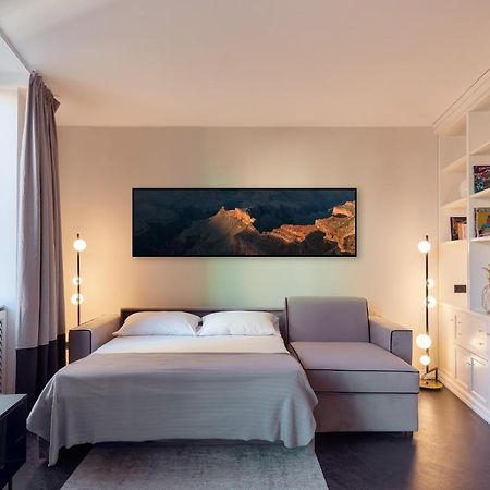 Hl Luxury Duomo Apartment - Via Torino, Montenapoleone Милано Екстериор снимка