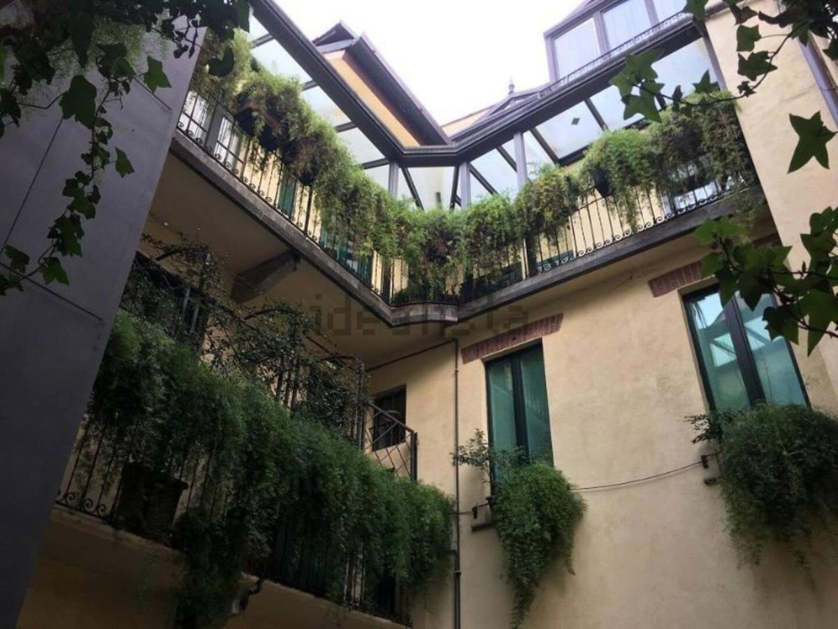 Hl Luxury Duomo Apartment - Via Torino, Montenapoleone Милано Екстериор снимка