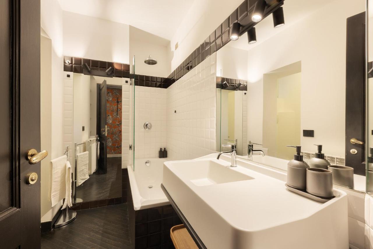 Hl Luxury Duomo Apartment - Via Torino, Montenapoleone Милано Екстериор снимка